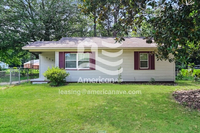 Building Photo - 208 Camellia Cir
