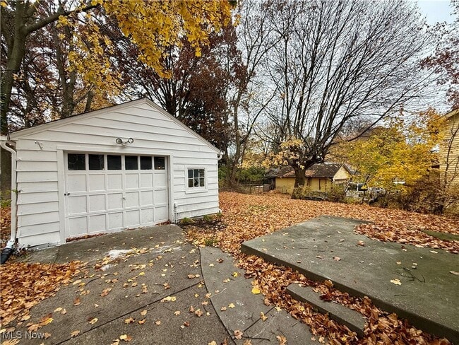 Building Photo - 1055 Whittier Ave