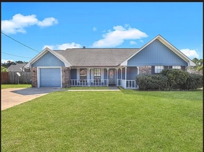 Building Photo - 906 Linwood Cir