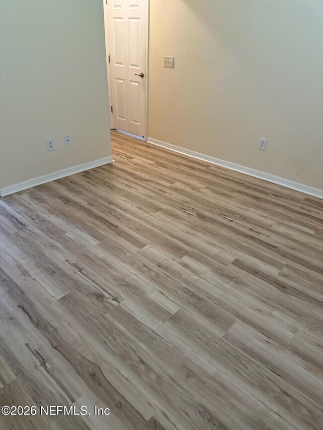 Building Photo - 7620 Baymeadows Cir W