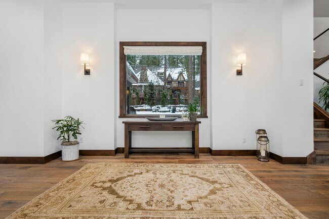 Building Photo - Incline Elegance