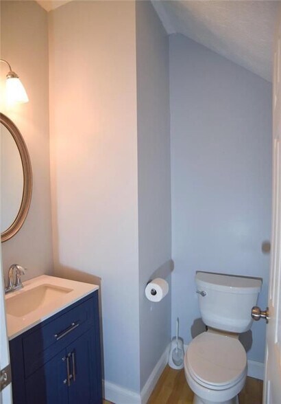 Building Photo - 6616 Splashwater Dr