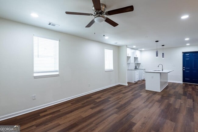 Building Photo - 452 Paines Ave NW