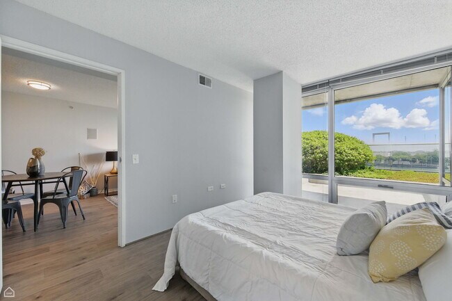 Building Photo - 9715 Woods Dr