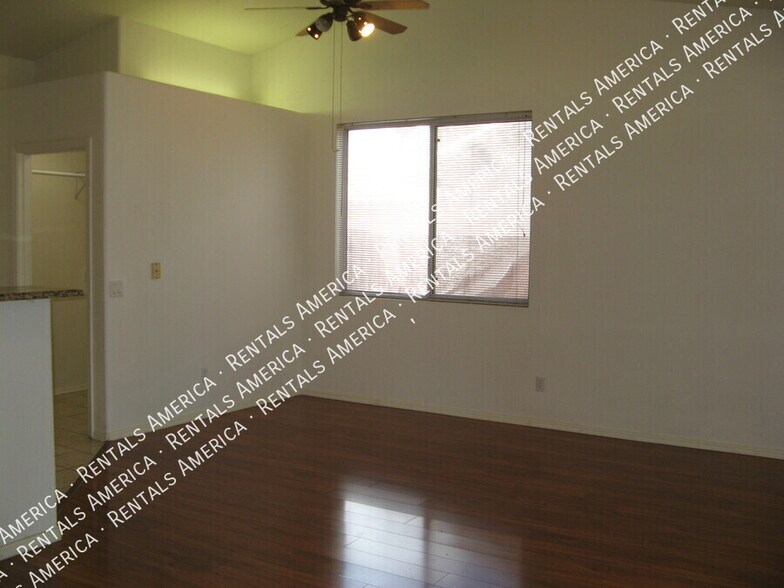 Building Photo - 8536 W Dahlia Dr
