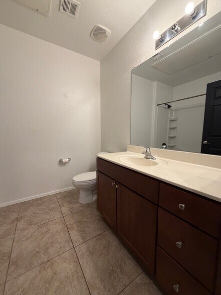 Building Photo - 14575 W Mountain View Blvd