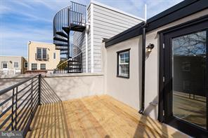 Building Photo - 1830 Montrose St