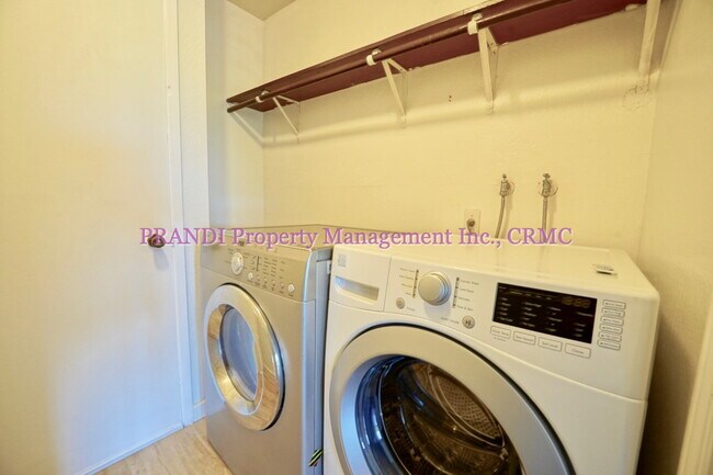 Building Photo - Private and Spacious Novato Home with 3 Ca...