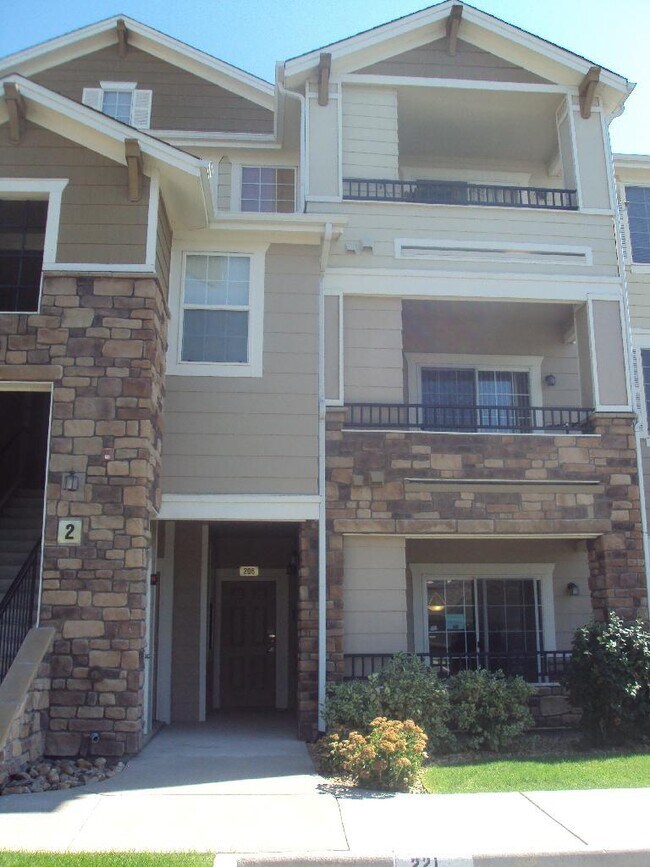 Building Photo - 2BR/2BA Condo + W/D + Pool+GYM-AVAIL NOW!