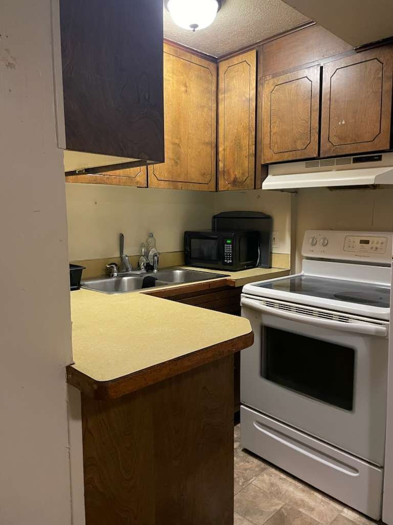 Building Photo - 2801 S Leadville Ave