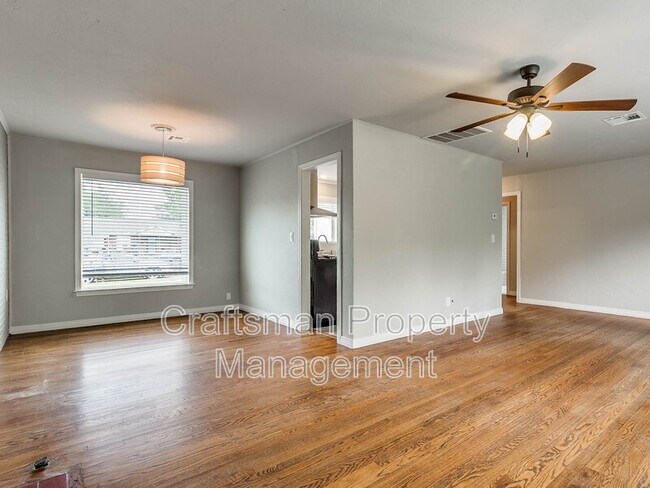Building Photo - 1414 Oxford Way