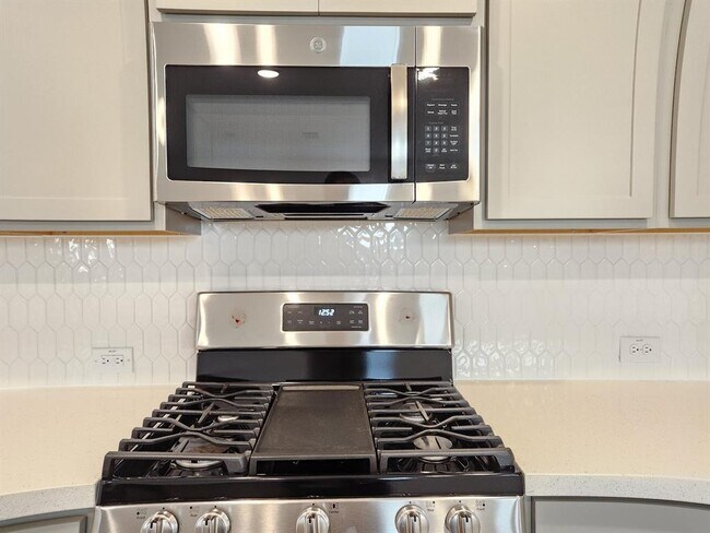 Building Photo - 202 Doodle Ln