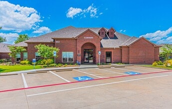 Building Photo - Lakeside Manor 62+ Senior Apartments