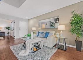 Building Photo - 3 Embarcadero W