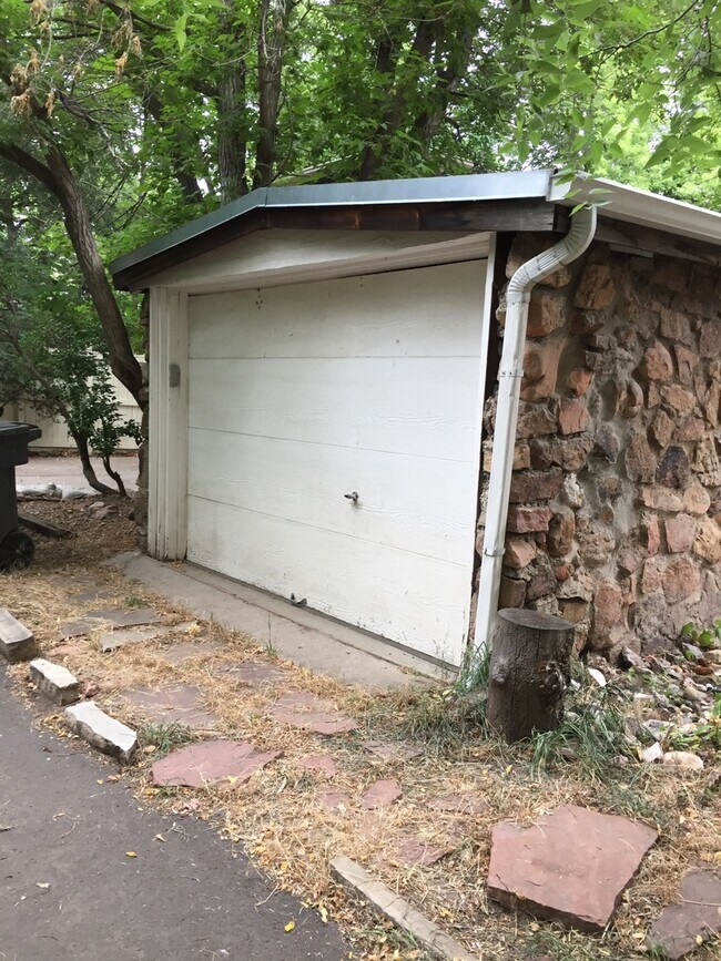 Building Photo - Custom Home, 7th and University