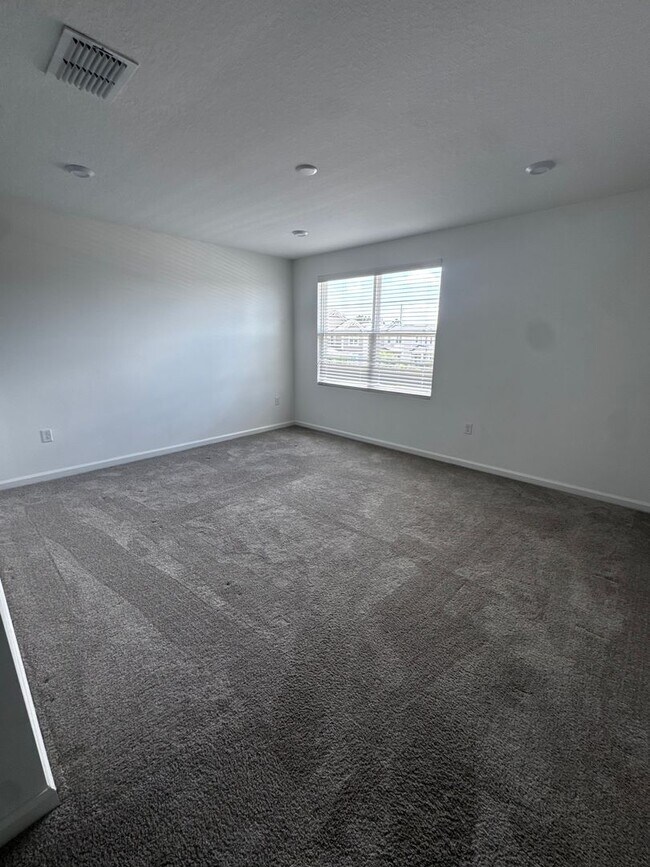 Building Photo - Spacios 4 Bedroom Home for Rent in Orlando - Available NOW!
