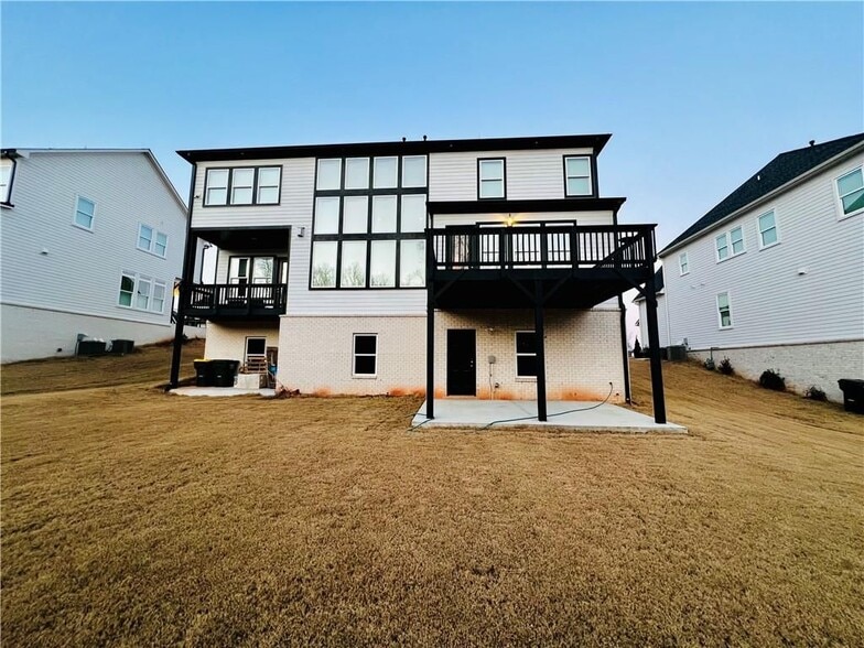 Building Photo - 6570 Pond Vw Dr