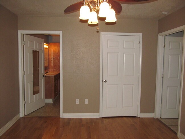 Building Photo - 3 BEDROOM CLOSE TO UMHB