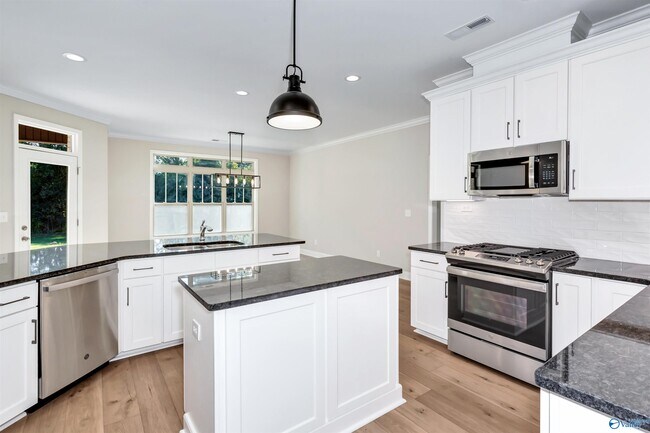 Building Photo - 9057 Redstone Square Dr