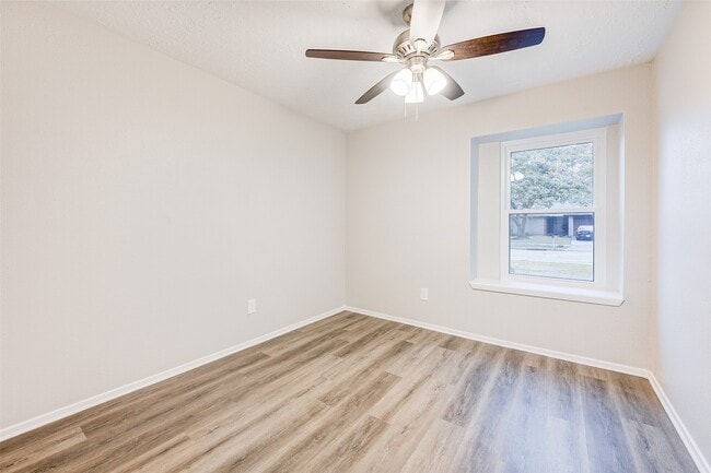 Building Photo - 1823 Grand Park Dr