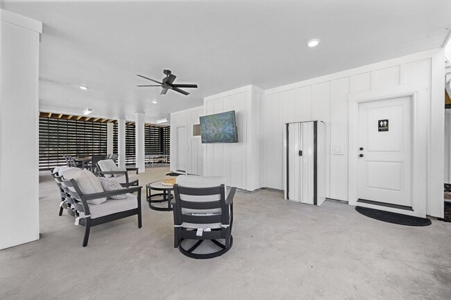 Building Photo - All Inclusive Seasonal Rental in the Beaut...