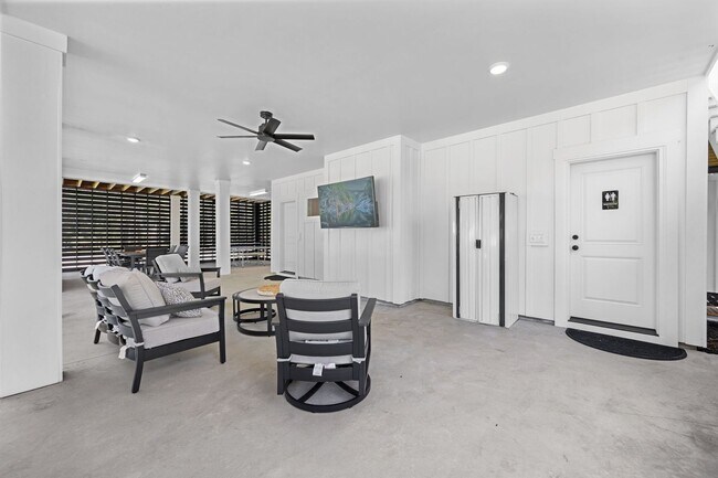 Building Photo - Gorgeous Custom Home Available for Snowbir...