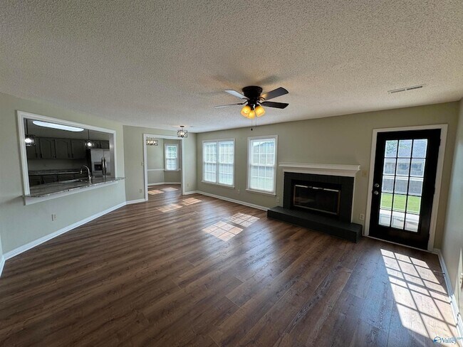 Building Photo - 115 Sleepy Hollow Ln
