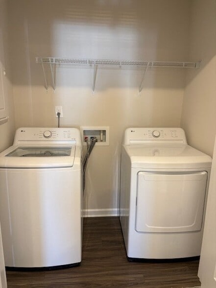 Building Photo - 124 Plumtree Ct