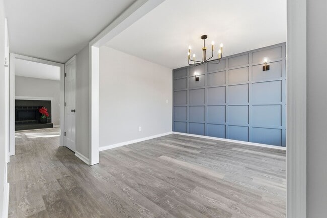 Building Photo - FULLY RENOVAYED TOWNHOME @ KENNESAW, REMARKABLE VALUE!!