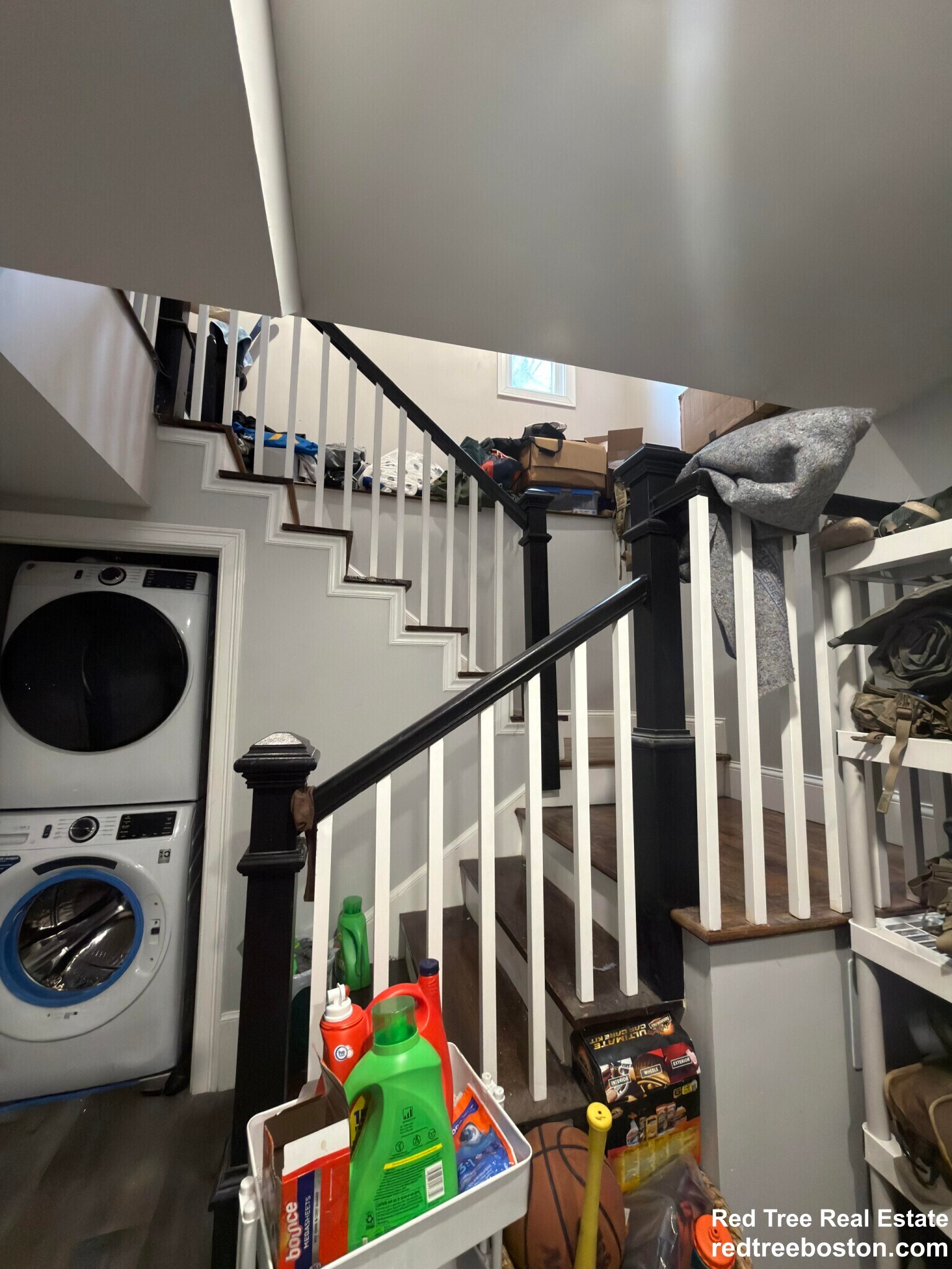 Building Photo - 156 Hillside St