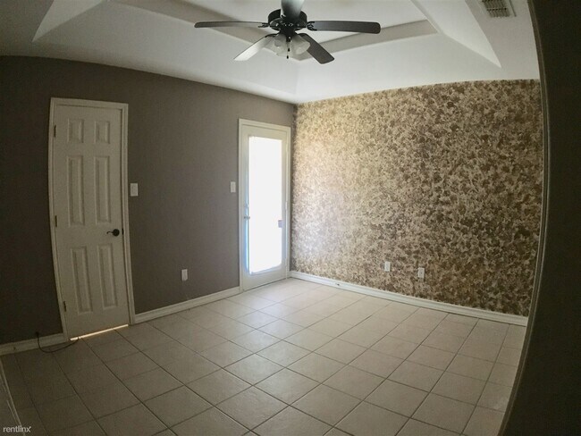 Building Photo - 2 br, 2.5 bath Townhome - 1206 W Fig Ave 2...