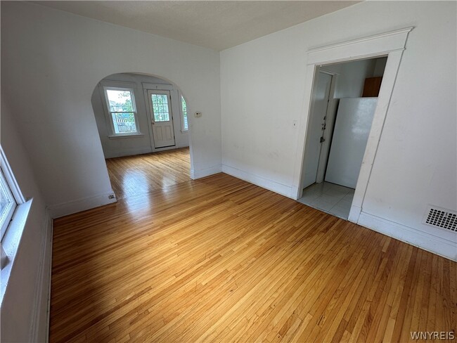 Building Photo - 394 Taunton Pl