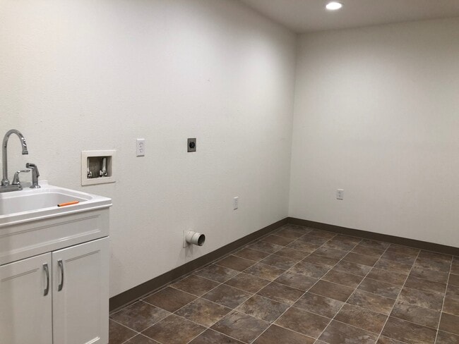 Building Photo - 1980 Sultana Dr