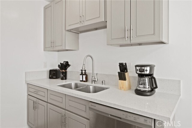 Building Photo - 837 S Sierra Vista Ave