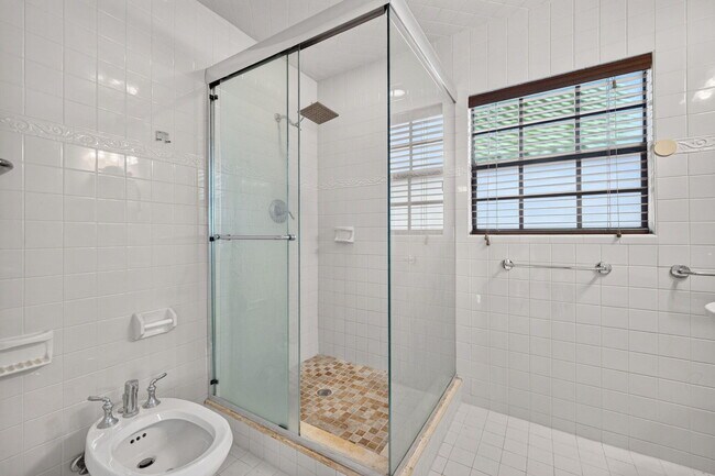 Building Photo - 2060 Tropic Isle