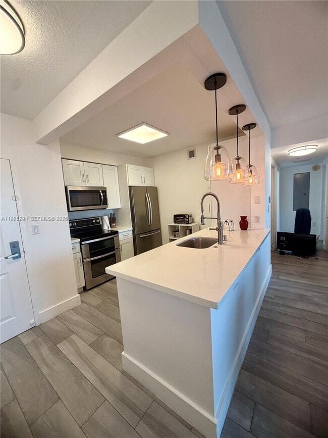 Building Photo - 900 SW 8th St