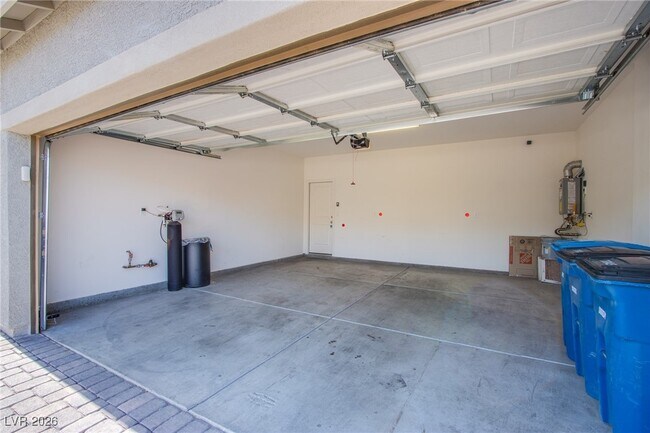 Building Photo - 9858 W Meranto Ave