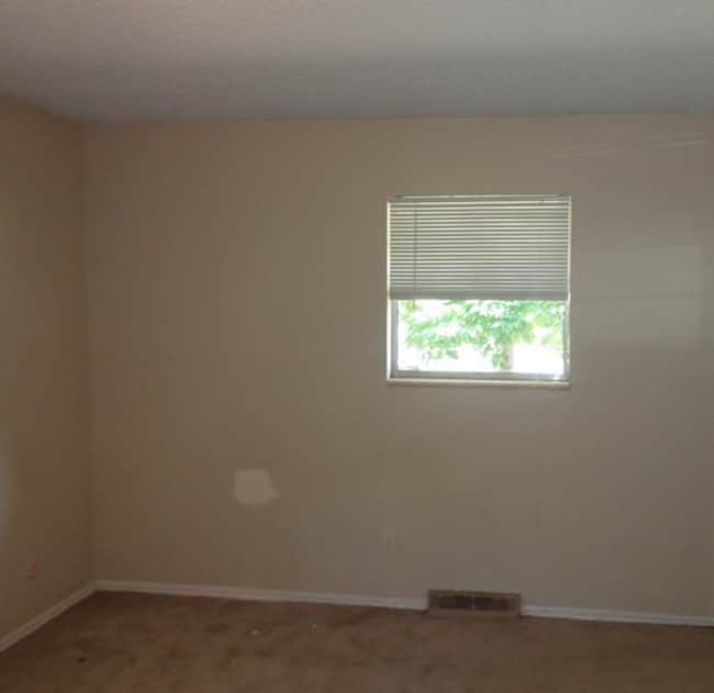 Building Photo - 3 bed, 1.5 bath duplex in Fort Collins