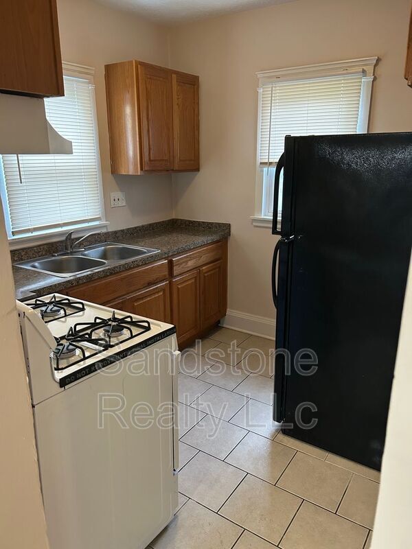 Building Photo - 16775 Libby Rd