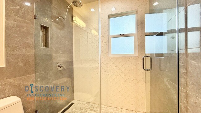 Building Photo - Mid-Century Modern 3 Bedroom Home in Montclair