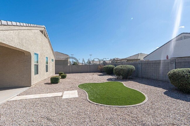 Building Photo - 763 W Brangus Way