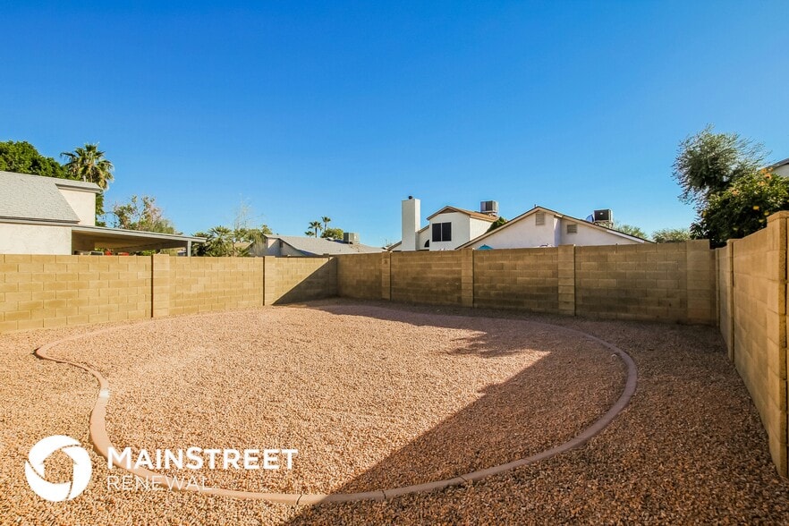 Building Photo - 4033 W Camino Vivaz