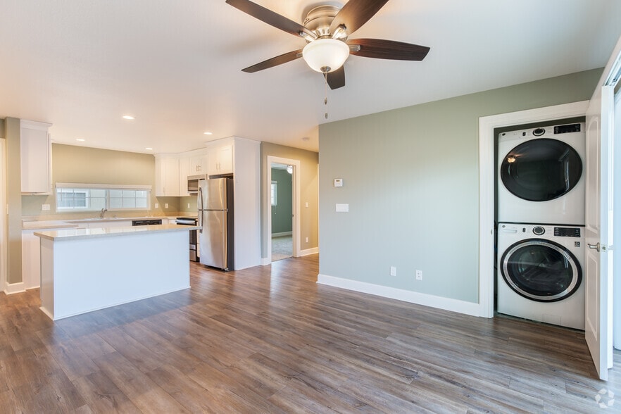 Primary Photo - Briarwood Apartments