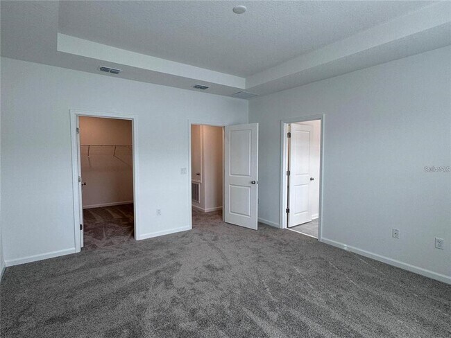 Building Photo - 2533 Skyline Lp