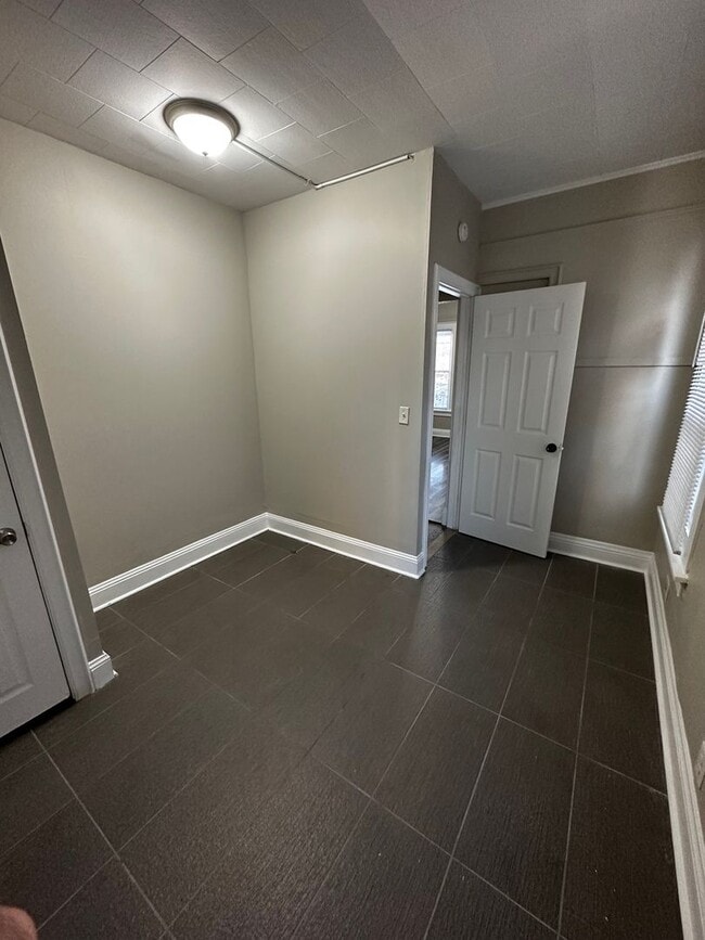 Building Photo - 1608-1610 12th Ave Moline, IL