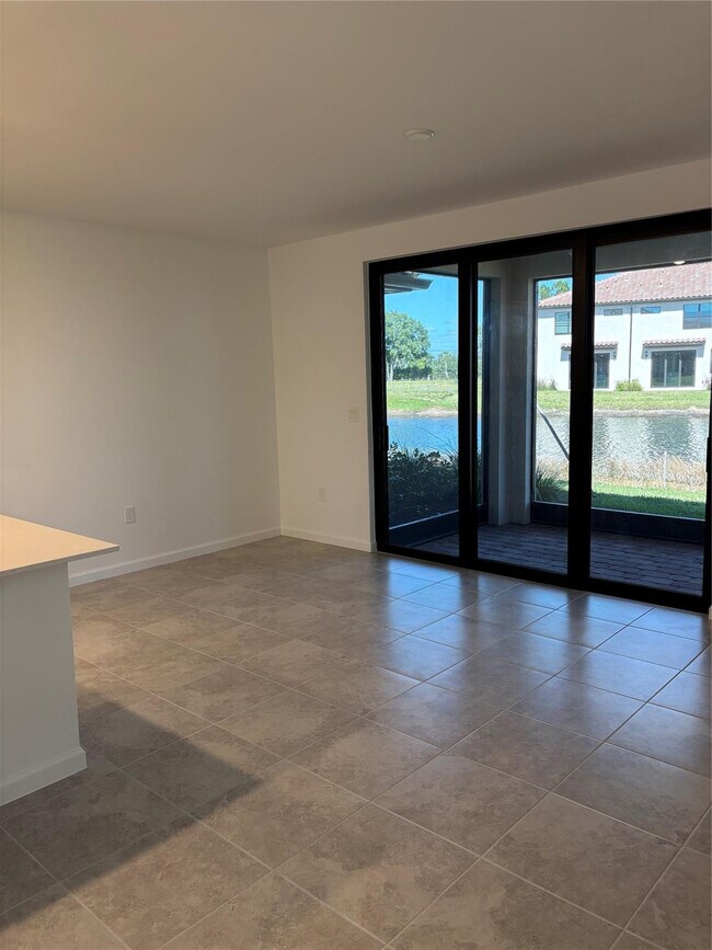 Building Photo - 1527 Fells Cove Ln