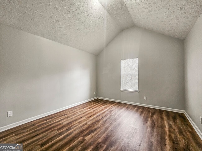 Building Photo - 3051 Red Oak Trail