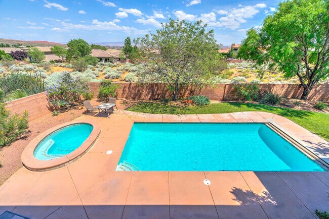 Building Photo - Stunning Luxury Home in Green Springs with...