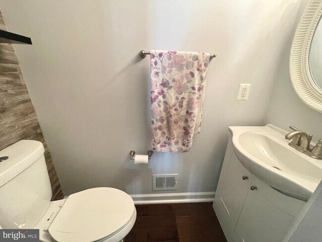 Building Photo - 14069 Madrigal Dr