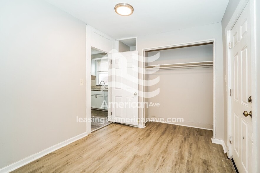 Building Photo - 196 N Burgess Ave